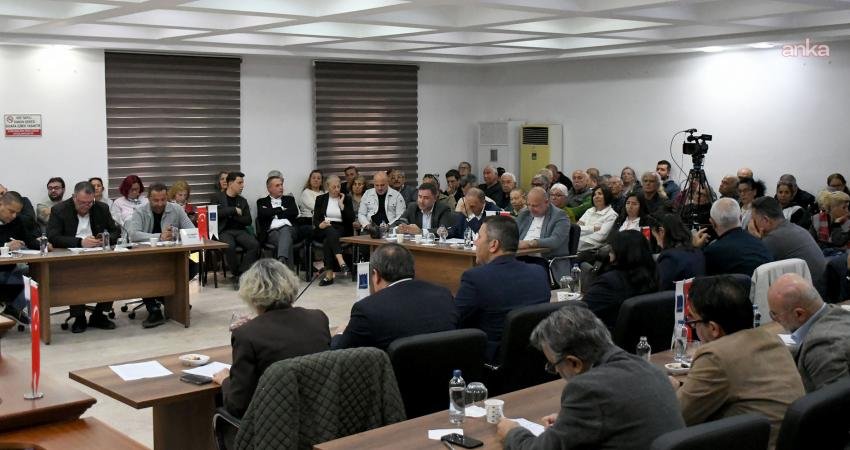 Kuşadası Belediye Meclisi, mayıs ayı olağan toplantısını Davutlar Ek Hizmet Binası’nda
