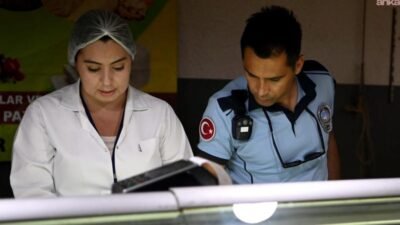 Kuşadası Belediyesi ekipleri, yaklaşan Kurban Bayramı öncesinde ilçe genelinde gıda