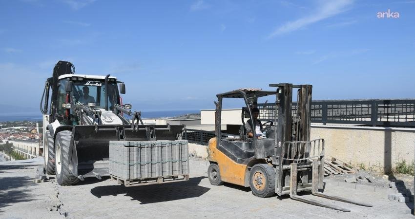 Kuşadası Belediyesi Fen İşleri Müdürlüğü ekipleri, kent genelinde sürdürdüğü üstyapı