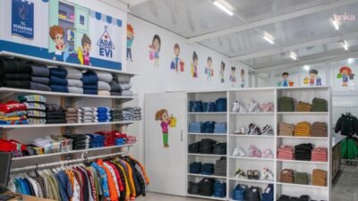 Kuşadası Belediyesi tarafından ihtiyaç sahibi ailelerin çocuklarına yeni giysiler sağlamak