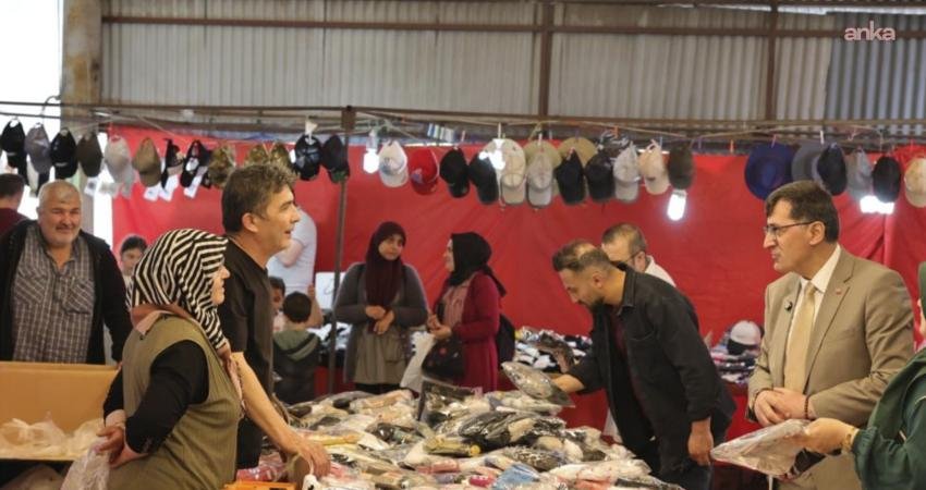 Kütahya Belediye Başkanı Eyüp Kahveci, Gaybiefendi Mahallesi’nde kurulan Geleneksel Bayram