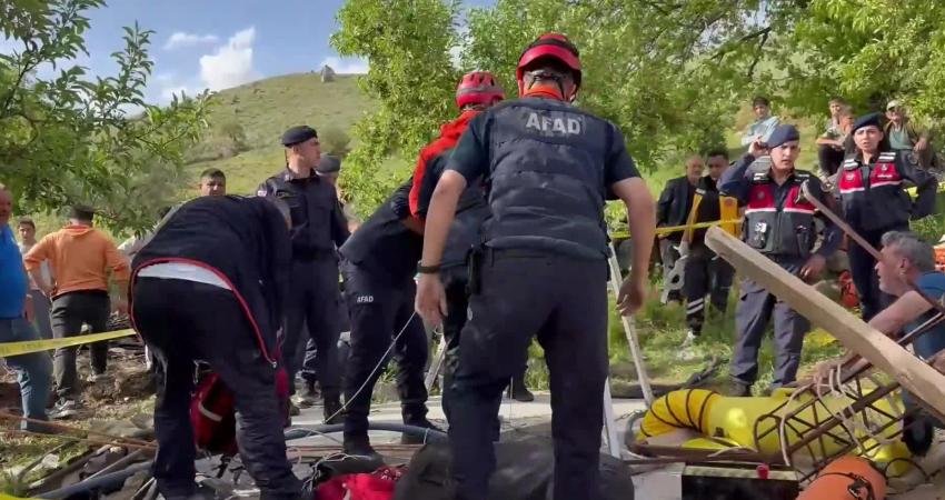 Aksaray’ın Koçpınar köyünde kuyu temizliği sırasında metan gazından etkilendikleri belirtilen