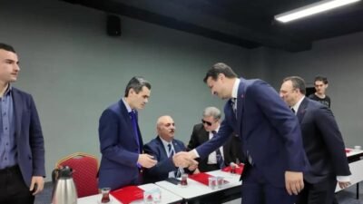 Saadet Partisi Genel Başkanı Mahmut Arıkan, partisinin düzenlediği çalıştayda iktidar