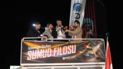 Saadet Partisi Genel Başkanı Mahmut Arıkan, İstanbul’daki İsrail Konsolosluğu önünde