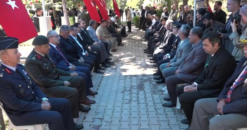 Malatya'da Kurban Bayramı arifesinde şehitlik ziyareti yapıldı. Protokol üyeleri ile