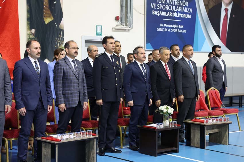 Mamak’ta, 19 Mayıs Atatürk’ü Anma, Gençlik ve Spor Bayramı kapsamında