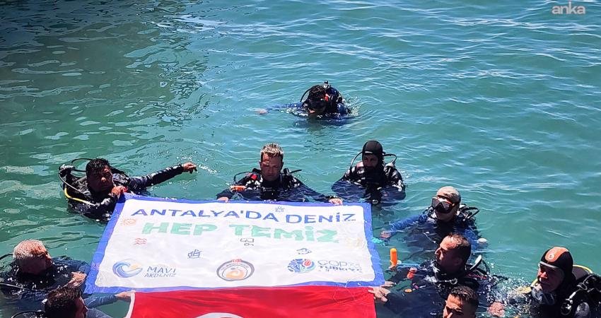 Manavgat’ta deniz ve kıyılar için temizlik seferberliği Manavgat Belediyesi, "Antalya’da Deniz Hep Temiz" projesi kapsamında Side’de deniz