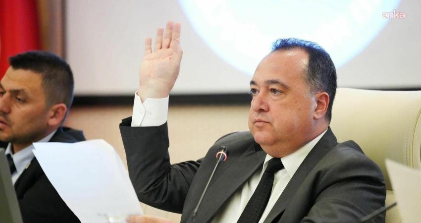 Manisa Büyükşehir Belediye Başkanı Besim Dutlulu, su faturalarında ortalama yüzde