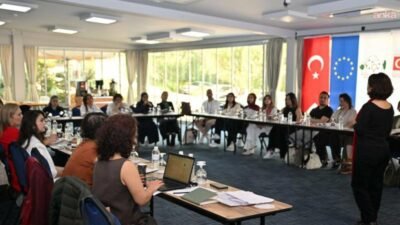 Manisa Büyükşehir Belediyesi ev sahipliğinde düzenlenen "Kadın Dostu Kentler Programı"