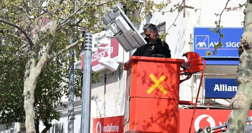 Manisa Büyükşehir Belediyesi, yayaların huzur ve güvenliğini korumak amacıyla Sevgi