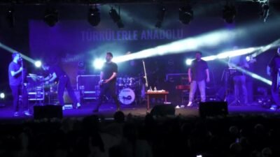 Manisa Büyükşehir Belediyesi tarafından düzenlenen “Türküler ile Anadolu” konser serisi,