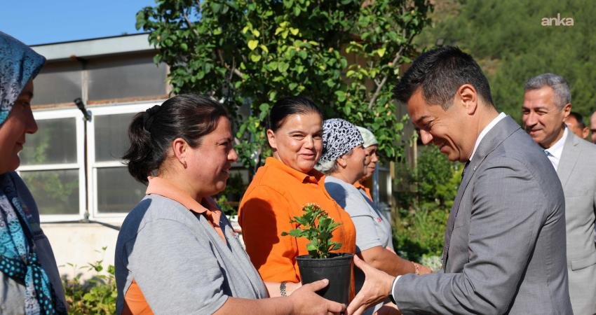 Marmaris Belediyesi’nde Kurban Bayramı öncesinde düzenlenen bayramlaşma programında Belediye Başkanı