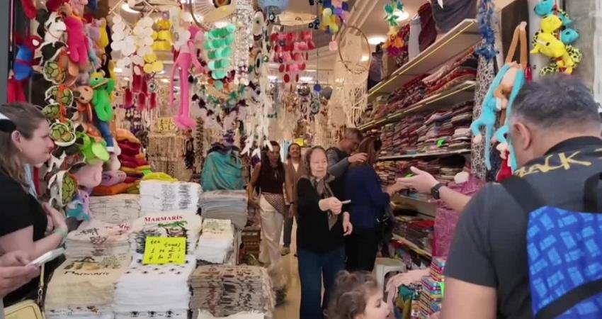 Marmaris Belediyesi’nin çarşı bölgesinde başlattığı yenileme ve dönüşüm çalışmaları kapsamında