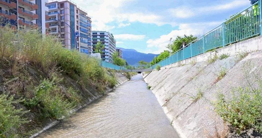 MASKİ Genel Müdürlüğü, Yunusemre ilçesi sınırlarındaki Bozköy Deresi’nde temizlik çalışmalarına