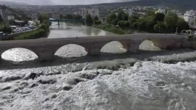 Türkiye Belediyeler Birliği ve Mersin Büyükşehir Belediye Başkanı Vahap Seçer,