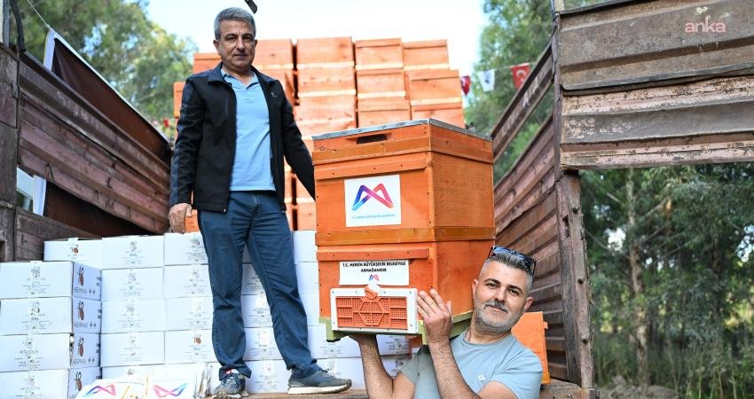 Mersin Büyükşehir Belediyesi, Altın Kovan Projesi çerçevesinde arı yetiştiricilerini desteklemeye