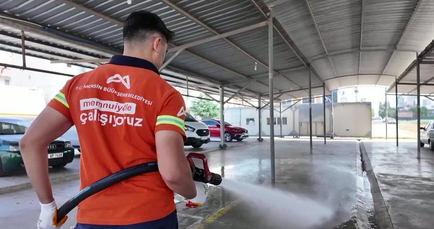 Mersin Büyükşehir Belediyesi, bayram öncesi temizlik çalışmalarını yoğunlaştırdı Mersin Büyükşehir Belediyesi Çevre Koruma ve Kontrol Dairesi ekipleri, Kurban
