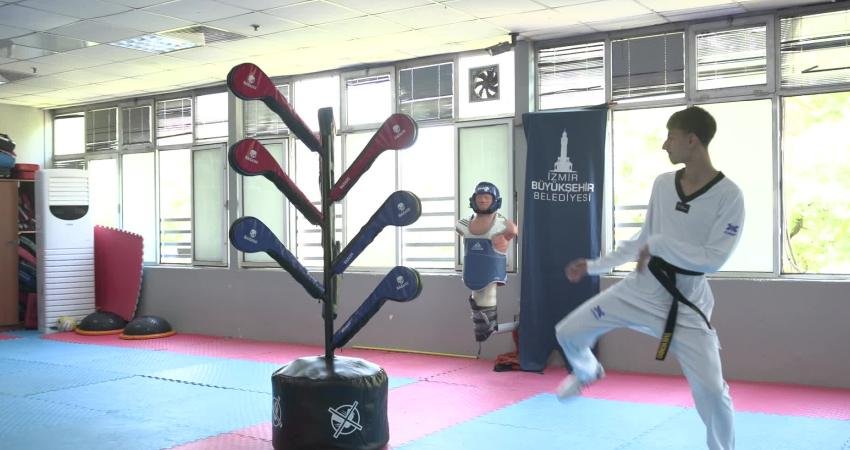 İzmir Büyükşehir Belediyesi Spor Kulübü’nün milli tekvandocusu Kaan Yelaldı, henüz