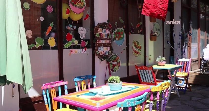 Muğla'nın Menteşe ilçesinde öğretmenliği bırakarak Tarihi Arasta Çarşısı’nda işletme açan Nihan Ölmez,