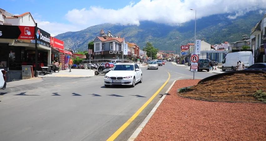 Muğla’da Ölüdeniz ve Kayaköy yolları turizm sezonuna hazırlandı Muğla Büyükşehir Belediyesi, Fethiye ilçesinin dünyaca ünlü turizm merkezleri Ölüdeniz