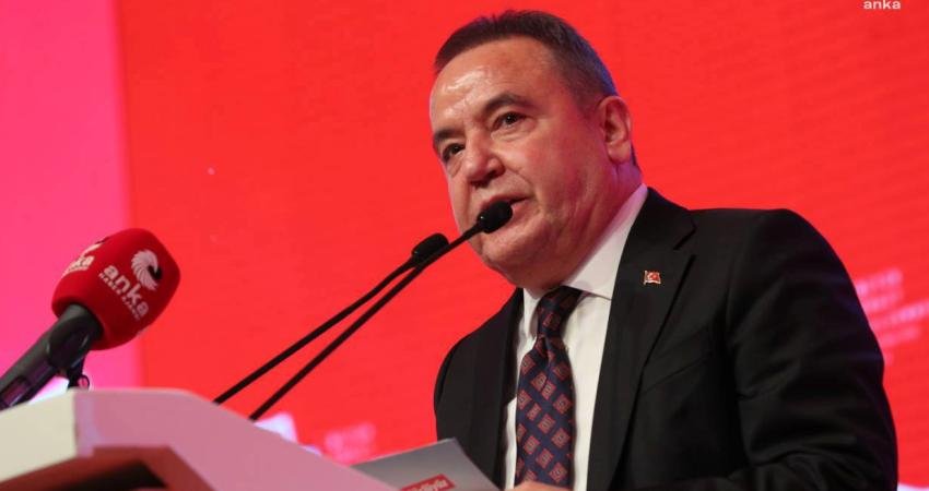 Görevden uzaklaştırılan tutuklu Antalya Büyükşehir Belediye Başkanı Muhittin Böcek, oğlu