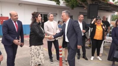Muratpaşa Belediye Başkanı Ümit Uysal, Kurban Bayramı öncesinde belediye çalışanlarıyla