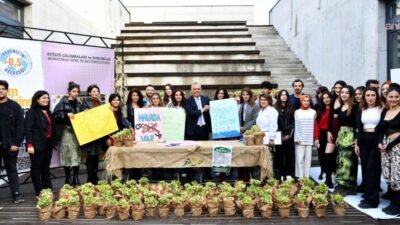 Muratpaşa, küresel genç iklim ağına katıldı Muratpaşa Belediyesi, Bloomberg Philanthropies tarafından desteklenen Gençlik İklim Eylem Fonu