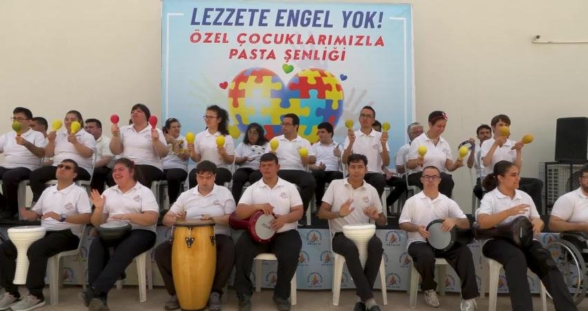Muratpaşa Belediyesi Abdullah Sevimçok Sivil Toplum ve İnovasyon Merkezi’nde Engelliler