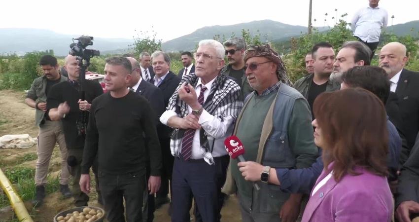 İYİ Parti Genel Başkanı Müsavat Dervişoğlu, İzmir’in Ödemiş ilçesinde patates