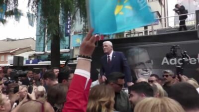 İYİ Parti Genel Başkanı Müsavat Dervişoğlu, İzmir’in Ödemiş ilçesinde pazar