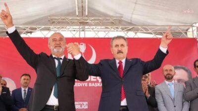 Büyük Birlik Partisi Genel Başkanı Mustafa Destici, "Çiftçimiz şu anda