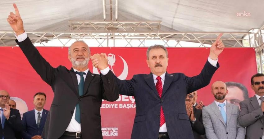 Büyük Birlik Partisi Genel Başkanı Mustafa Destici, "Çiftçimiz şu anda