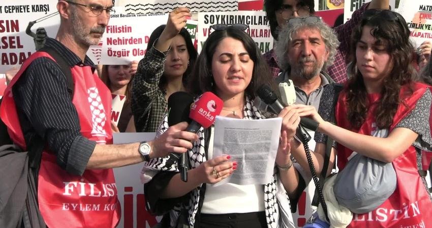 Filistin Eylem Komitesi’nin çağrısıyla Nakba’nın 78. yılı dolayısıyla İstanbul Sirkeci’den