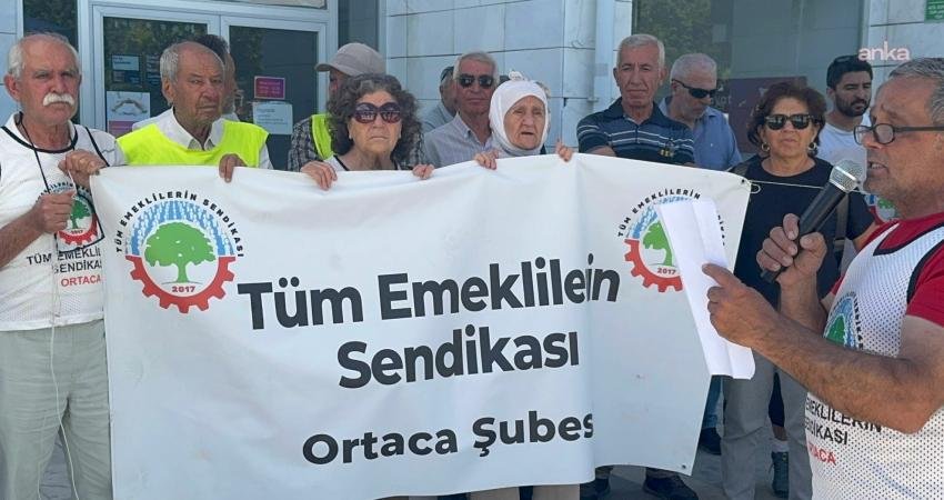 Ortaca’da emekliler “Bir Milyon Dilekçe” kampanyasına katıldı Muğla'nın Ortaca ilçesinde, Tüm Emeklilerin Sendikası Ortaca Şubesi üyeleri, seyyanen