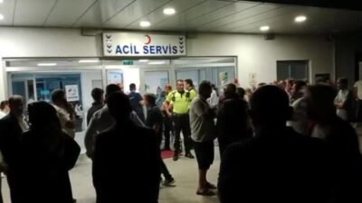 Muğla'nın Ortaca ilçesinde yol kenarında bulunan üç kadına otomobil çarptı.