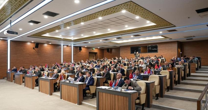 Ortahisar Belediye Başkanı Ahmet Kaya, belediyeyi 1 milyar 256 milyon