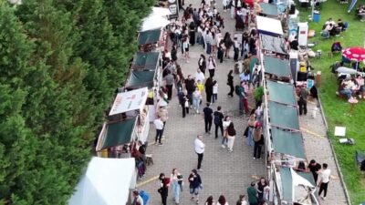 Bursa Kahve Festivali’ni ziyaret eden Osmangazi Belediye Başkanı Erkan Aydın,