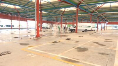 Osmangazi Belediyesi Temizlik İşleri Müdürlüğü ekipleri, kurban kesim işlemlerinin ardından