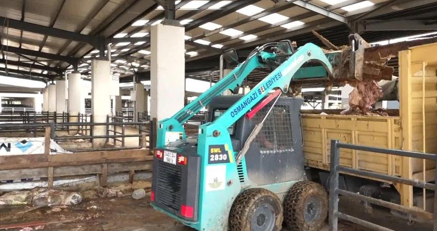 Bursa’da vatandaşların kurbanlık alışverişlerini rahat bir şekilde yapabilmesi için 3