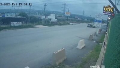 Osmaniye'de 3 aracın karıştığı zincirleme trafik kazasında ilk belirlemelere göre