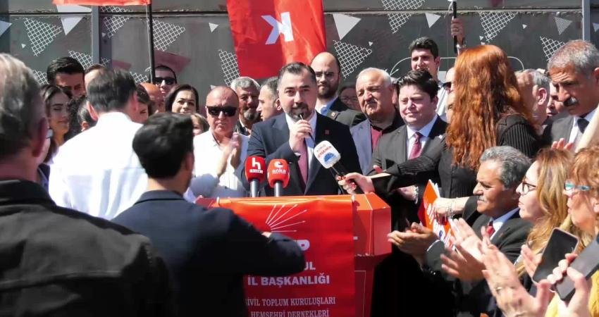 CHP İstanbul İl Başkanı Özgür Çelik, bayram programında, “Hedef alınan