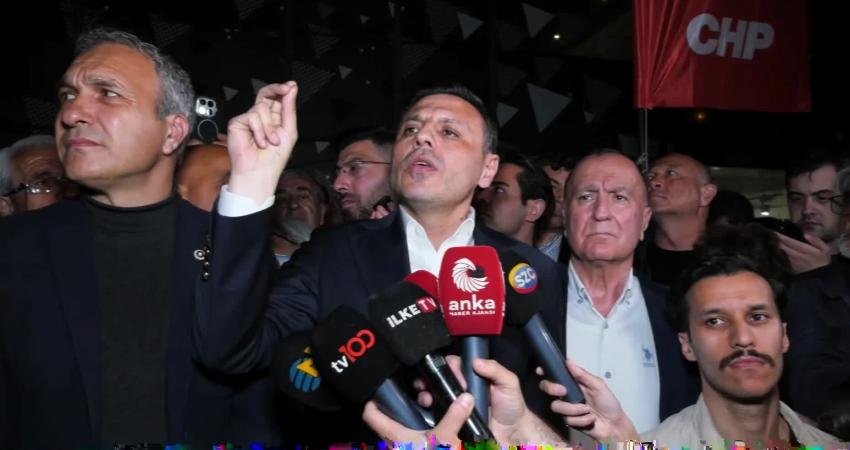Özgür Çelik: İstanbul örgütü seçilmiş Genel Başkanımız Sayın Özgür Özel’in yanındadır CHP’nin 38. Olağan Kurultayı'na yönelik mutlak butlan kararına ilişkin yeni