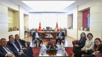 CHP Genel Başkanı Özgür Özel, partisinin Büyükşehir Belediye Başkanları ile