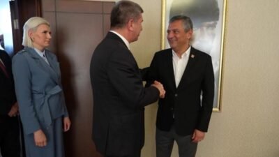 CHP Genel Başkanı Özgür Özel, partisinin İl Belediye Başkanları ile