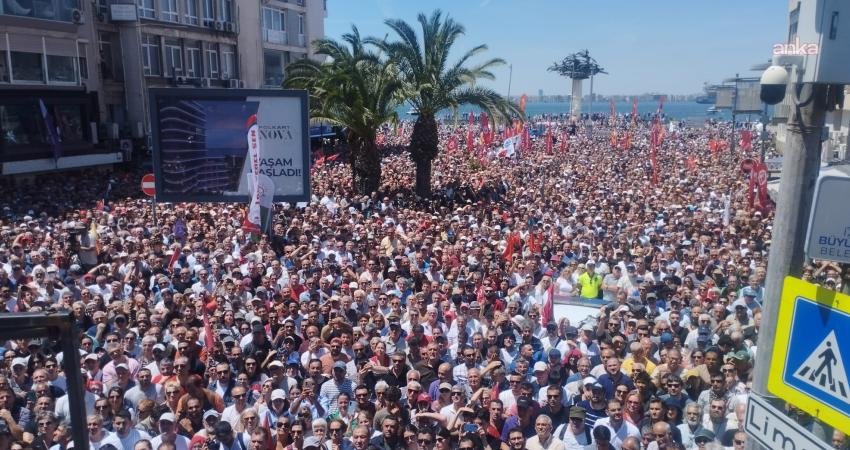 CHP lideri Özgür Özel, "mutlak butlan" kararının ardından yaşananların CHP'nin