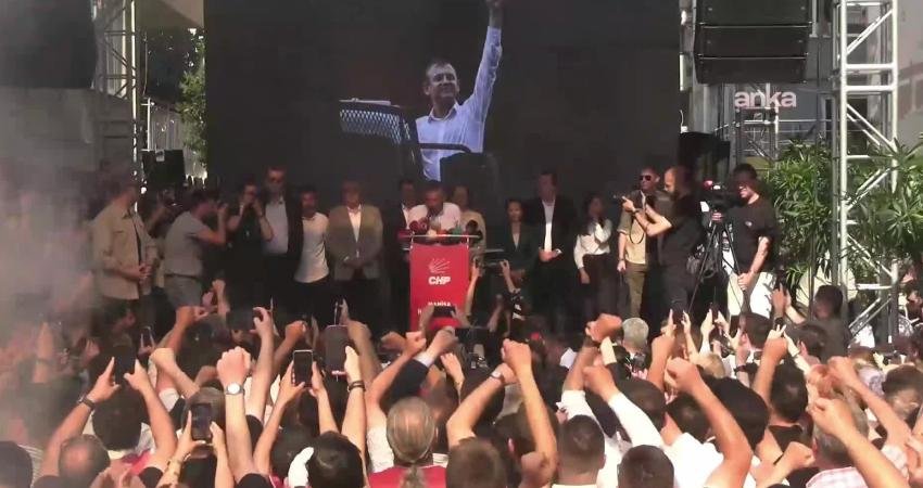 Özgür Özel, genel başkan seçildiği kurultayın ardından yaşananlara ilişkin, "AK