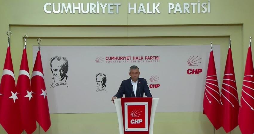 Özgür Özel: “Tedbir kararının kaldırılmasını da içerecek şekilde itirazımızı Yargıtay’a yaptık. Yarın YSK’ya başvuracağız” CHP Genel Başkanı Özgür Özel, partisinin 38. Olağan Kurultayı'nın iptal