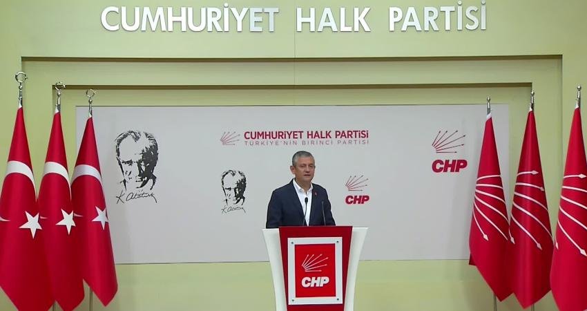 Özgür Özel: “Türk demokrasisi adına kara bir gündeyiz, bizim suçumuz, kurulduğu günden beri AK Parti’yi ilk kez yenmek” CHP Genel Başkanı Özgür Özel, istinafın mutlak butlan kararının ardından