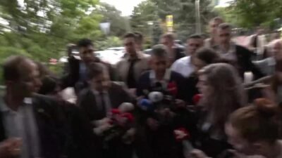 CHP Genel Başkanı Özgür Özel, TBMM'ye girişi esnasında yaptığı açıklamada,