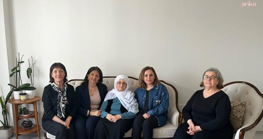 DEM Parti İmralı Heyeti üyesi Pervin Buldan, Parti Sözcüsü Ayşegül